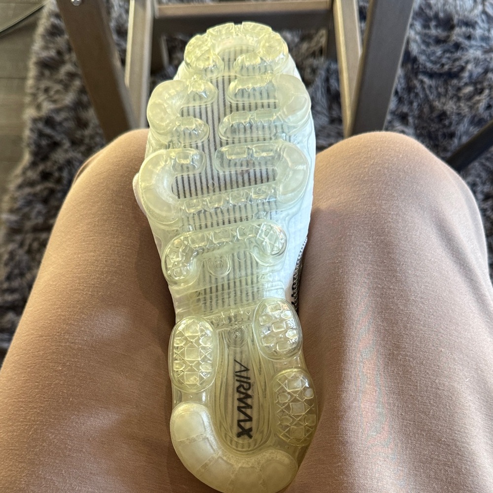Nike White Air VaporMax with Translucent Soles - Picture 11 of 11